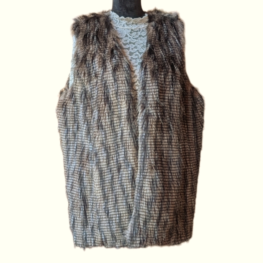 VGUC Chico's Brown & Black Open Front Faux Fur Vest
